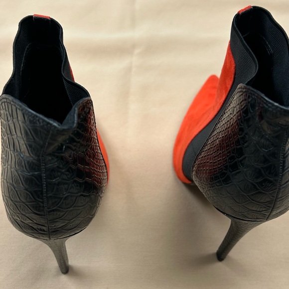 Booties Size 5 gorgeous multi color suede heeled booties- so go for it-stand out - Picture 6 of 8